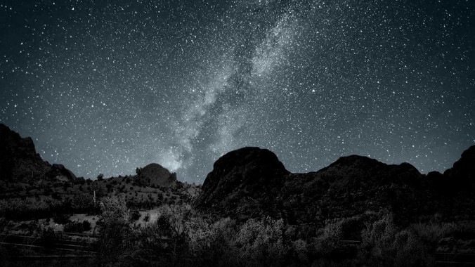 Python写桌面应用，可以用vue+python再通过打包的形式实现吗？如果可以，应该怎么写？